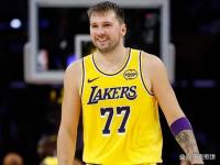 PG模拟器-东契奇在切尔西比赛中出色防守，出色防守引发热议！的简单介绍