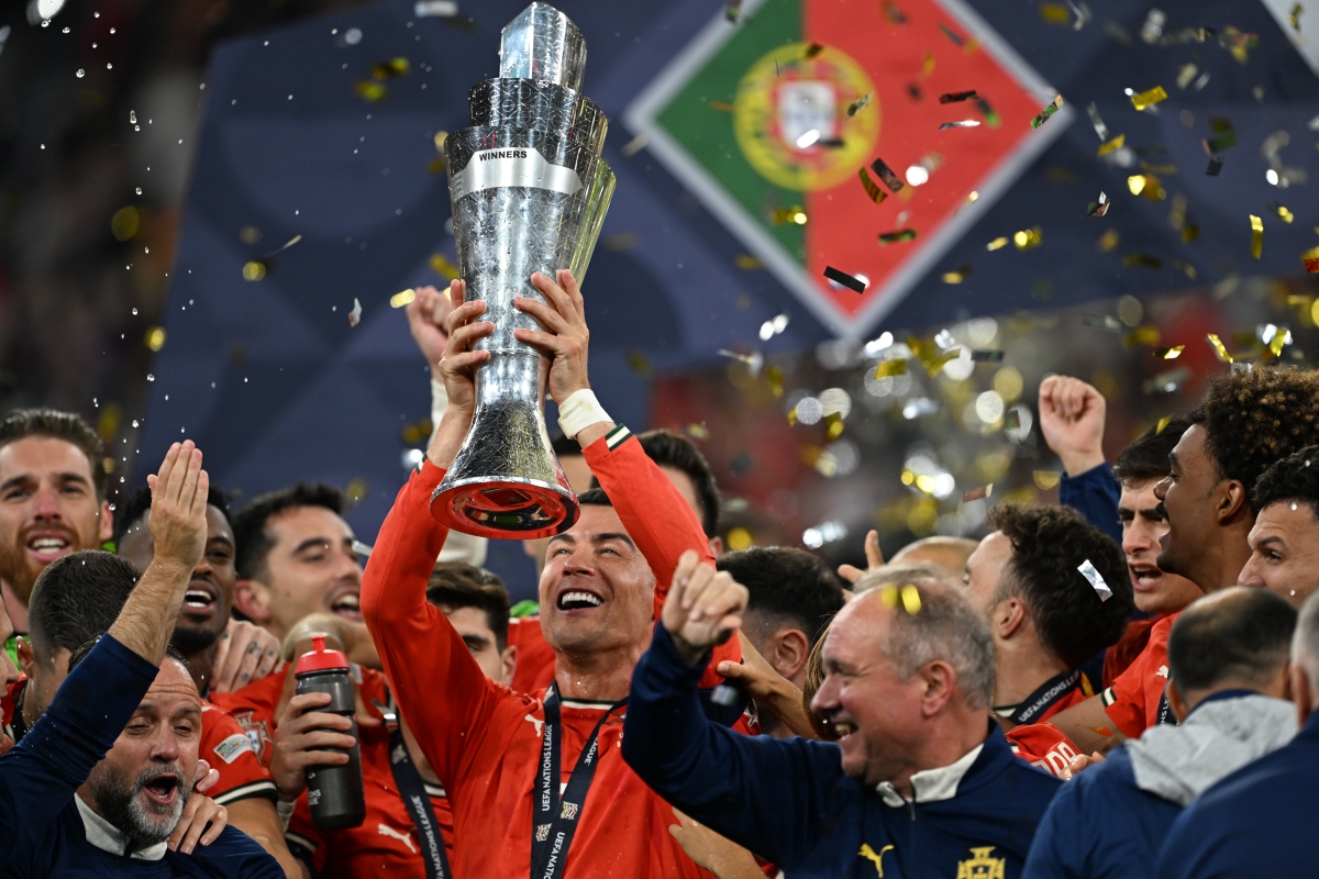 包含葡萄牙体育训练开放日;赛后主帅复盘引欢呼;NBA季后赛在即;赛程密集仍需轮换的词条 包含葡萄牙体育训练开放日;赛后主帅复盘引欢呼;NBA季后赛在即;赛程密集仍需轮换的词条