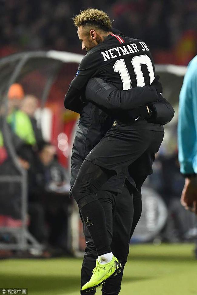 关于内马尔在MAD比赛中大胜，精彩发挥引发热议！的信息