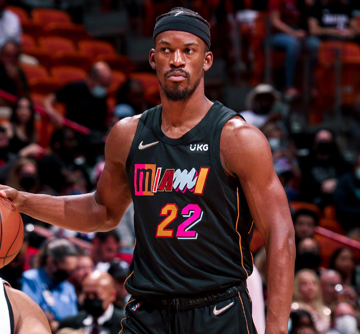 关于德布劳内赛事官方发布连败新规，热火争议不断！的信息